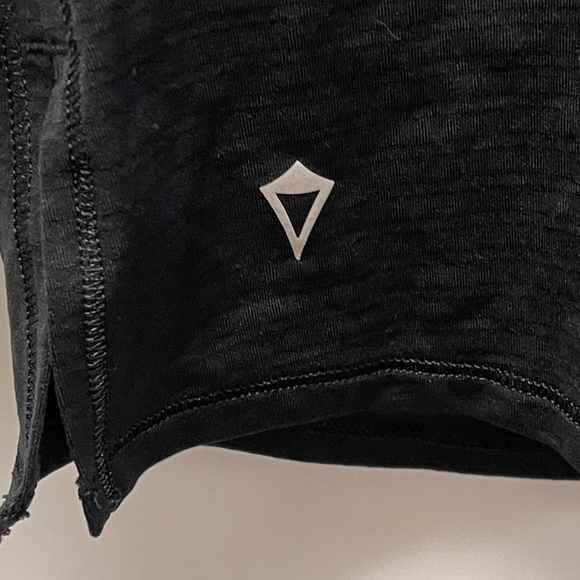 Lululemon Ivivva Twist and Flow Athletic Top Sz 7 - Picture 8 of 11